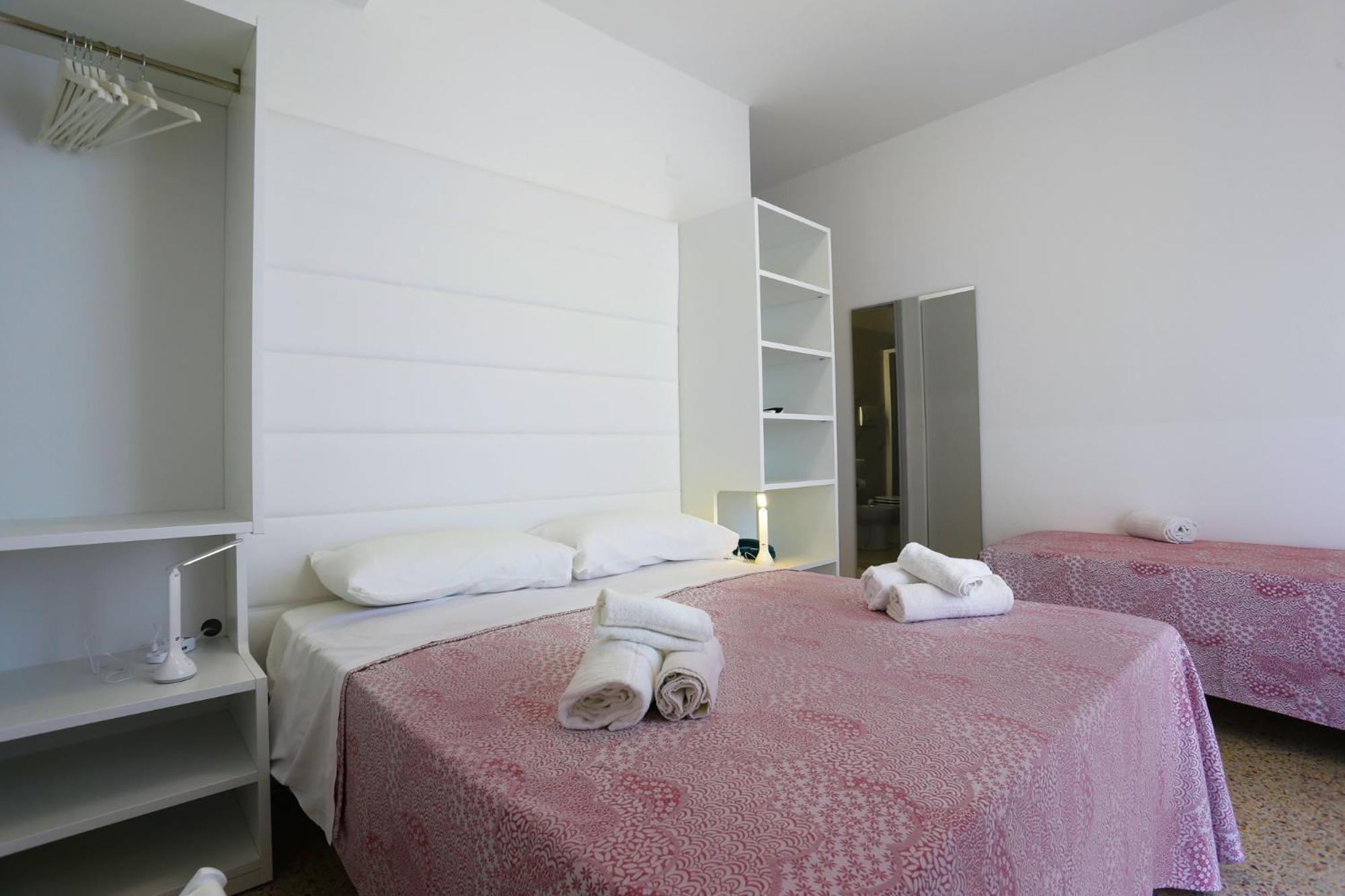 Hotel Ninfea Cattolica Zewnętrze zdjęcie